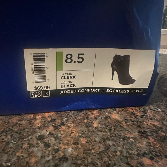 Never worn Apt 9 heeled booties - Picture 2 of 2